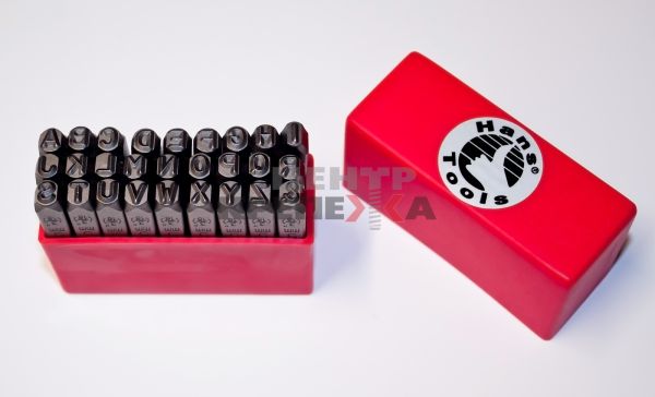 Набор шрифтов латинские буквы // Hans